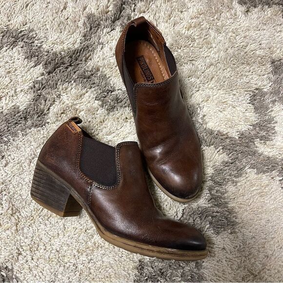 Pikolinos slip on leather shoes - Picture 1 of 5